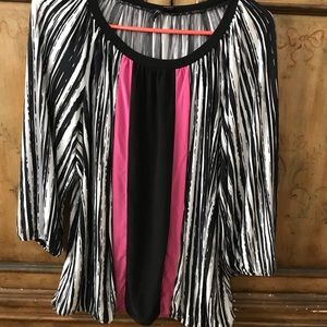 Women’s black and white top